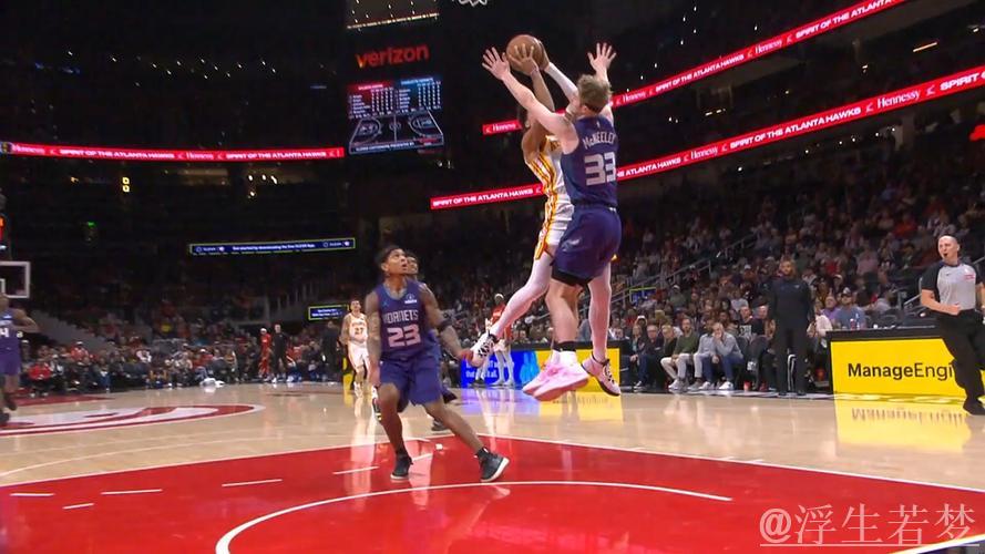 杰伦-约翰逊斩获三双:19分11篮板11助攻助队取胜 杰伦-约翰逊斩获三双:19分11篮板11助攻助队取胜