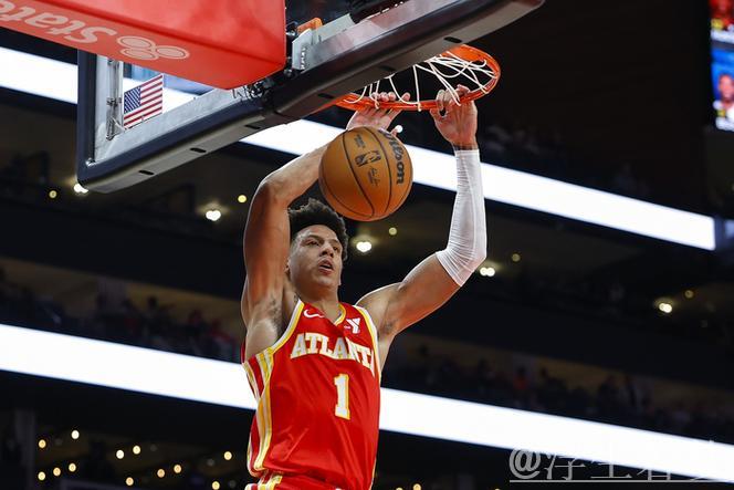 杰伦-约翰逊斩获三双:19分11篮板11助攻助队取胜 杰伦-约翰逊斩获三双:19分11篮板11助攻助队取胜